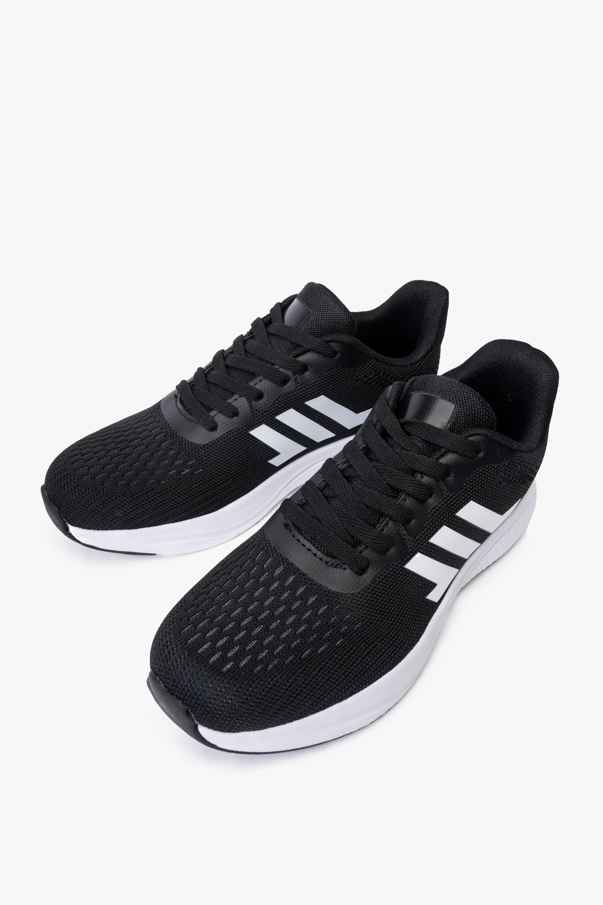 Zapatilla Hombre Negro Blanco Piero Apóstol Apóstol